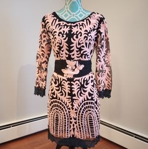 Vintage Almatrichi Madrid - Spain embroidered dress. Size 40 (USA- 10)